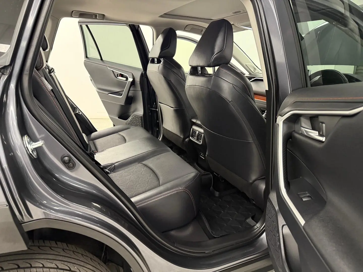 2022 Toyota RAV4 Gallery Image 20