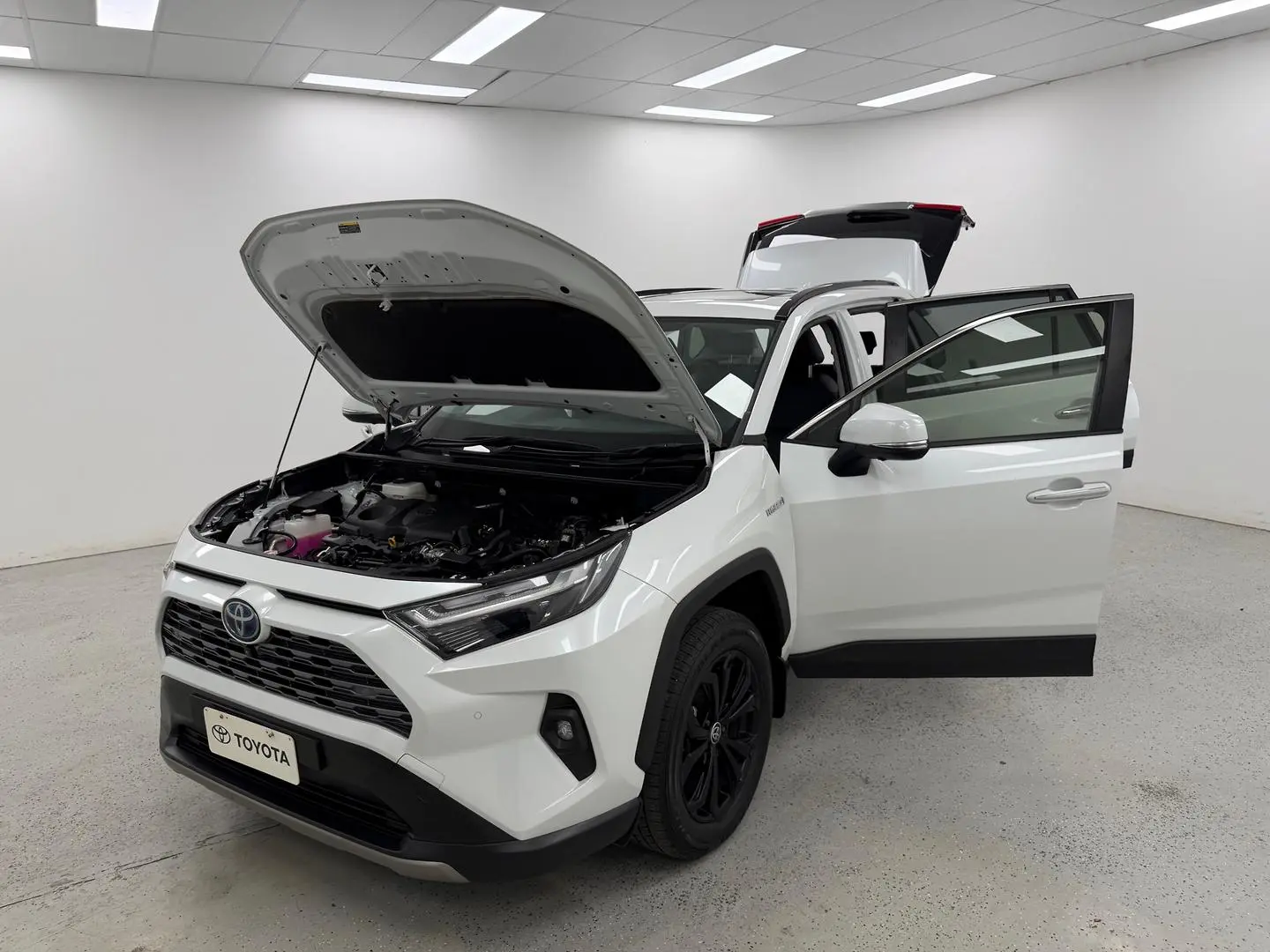 2023 Toyota RAV4 Gallery Image 13