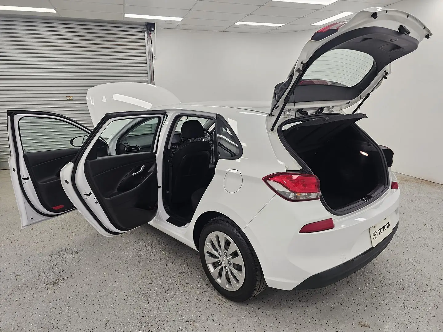 2020 Hyundai i30 Gallery Image 16