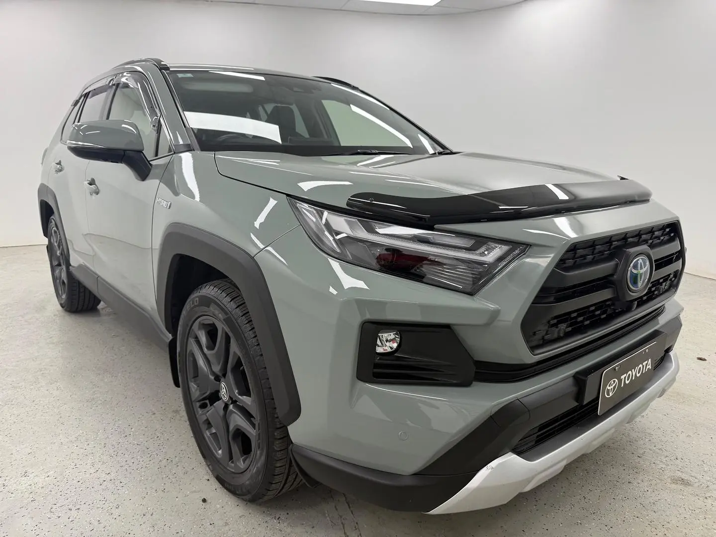 2022 Toyota RAV4 Gallery Image 1