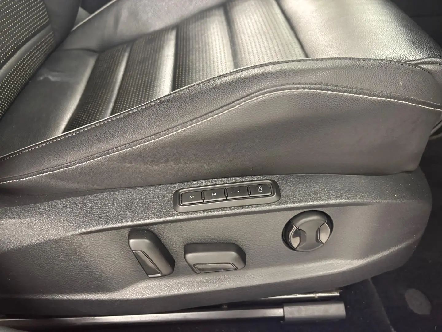 2020 Volkswagen Golf Gallery Image 23