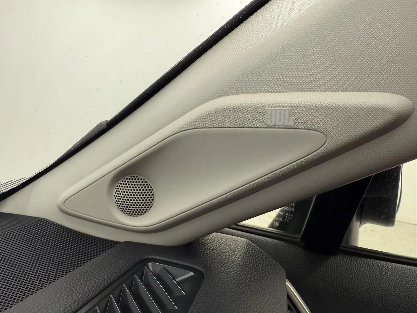 2022 Toyota RAV4 Gallery Image 36