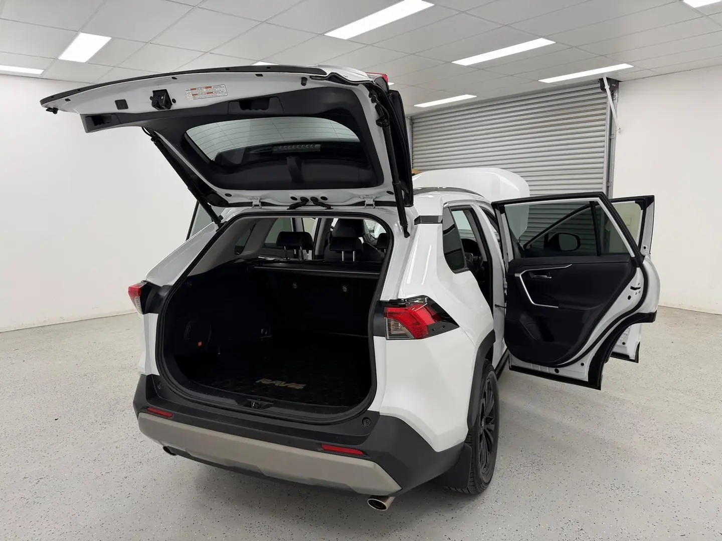 2023 Toyota RAV4 Gallery Image 10