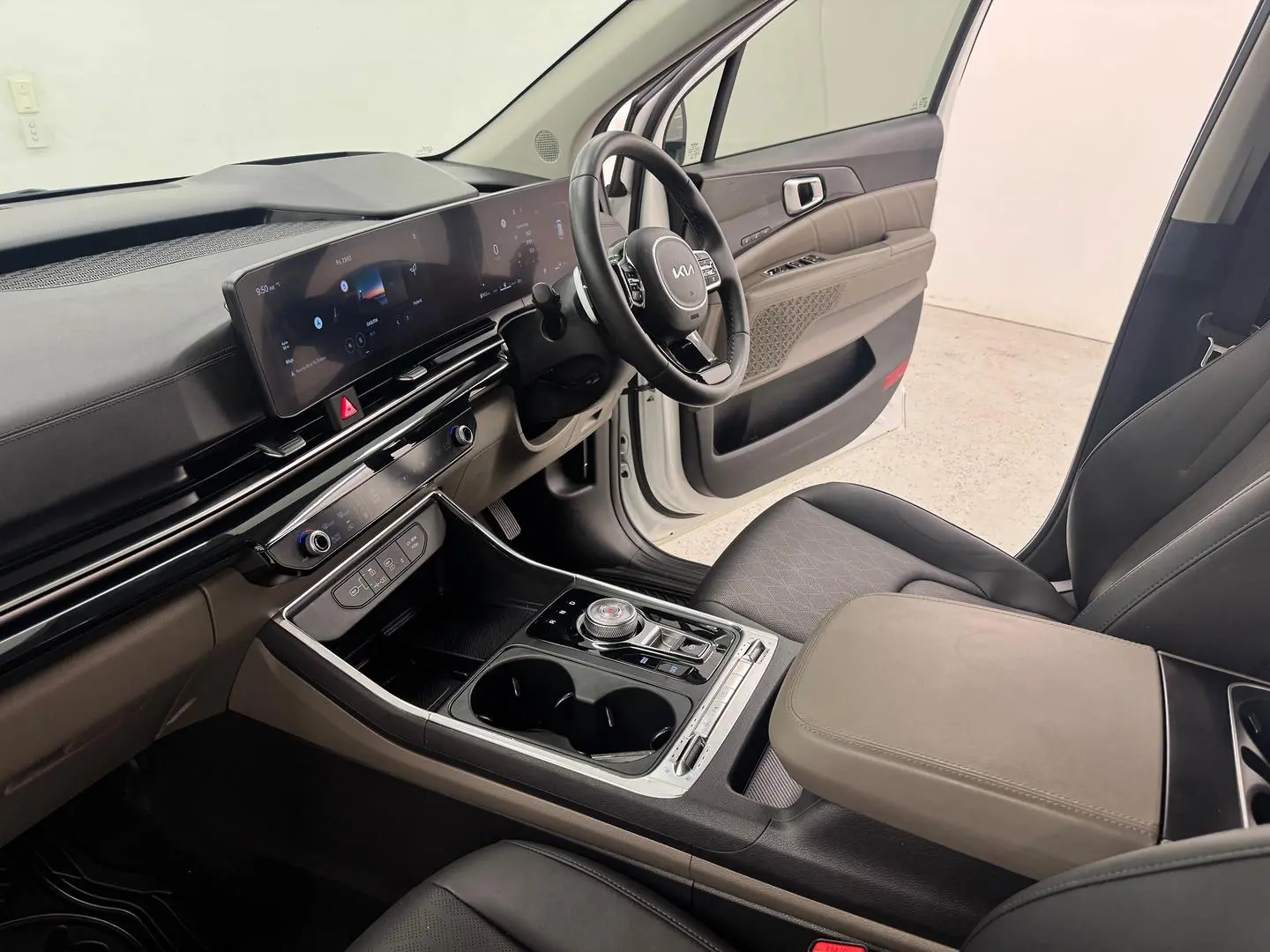 2024 Kia Carnival Gallery Image 37