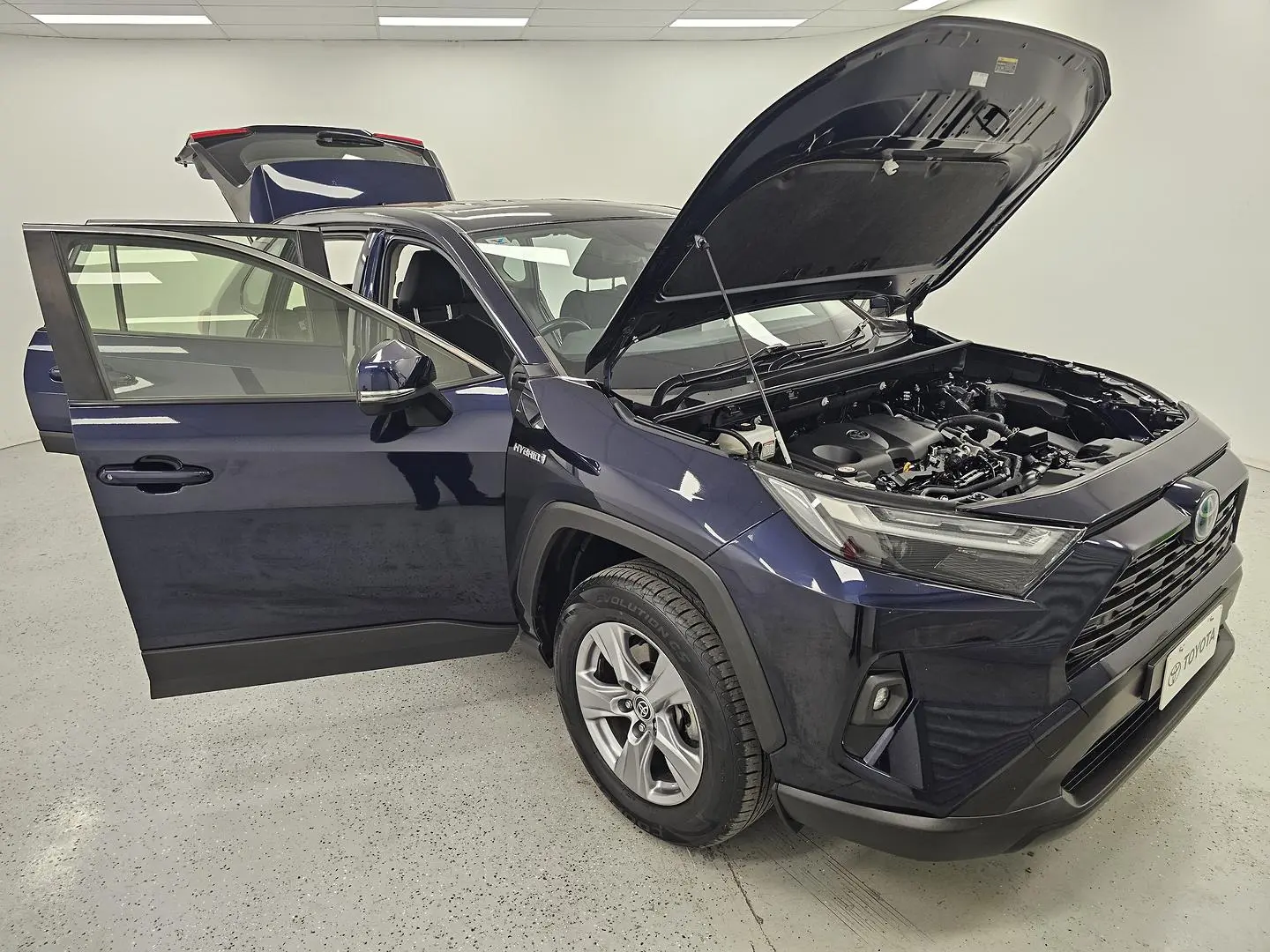 2022 Toyota RAV4 Gallery Image 25