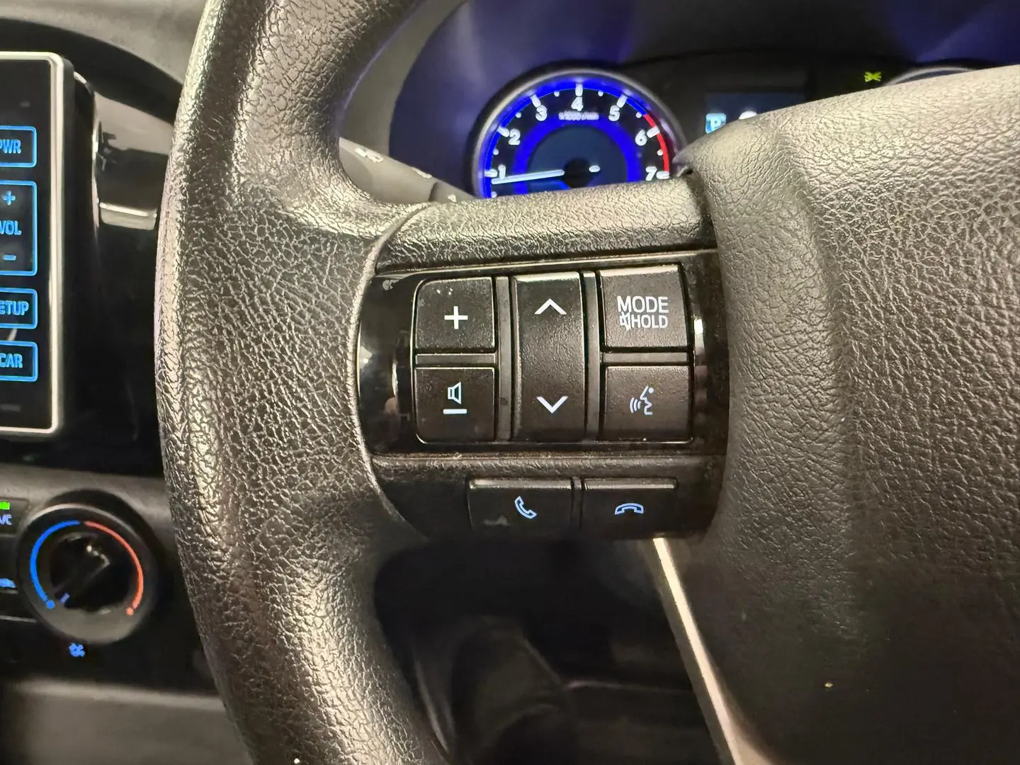 2020 Toyota Hilux Gallery Image 24