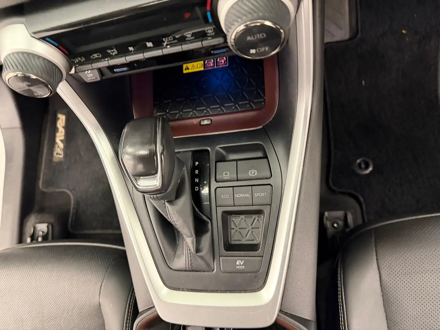 2023 Toyota RAV4 Gallery Image 22