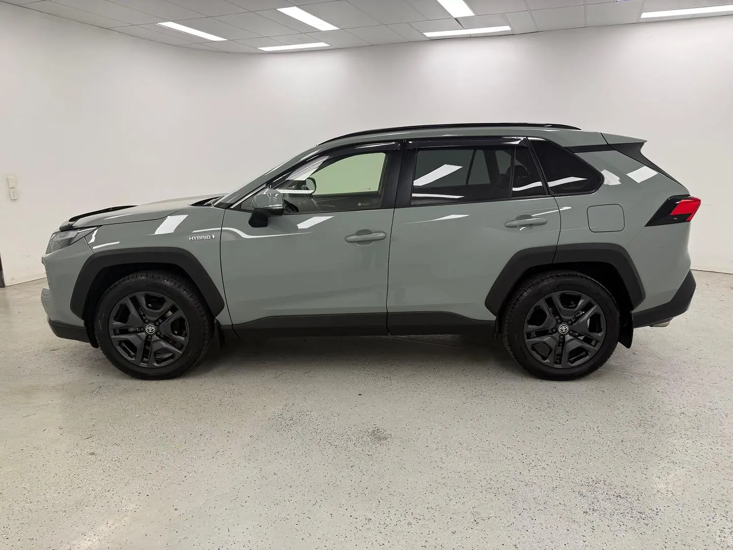 2022 Toyota RAV4 Gallery Image 6