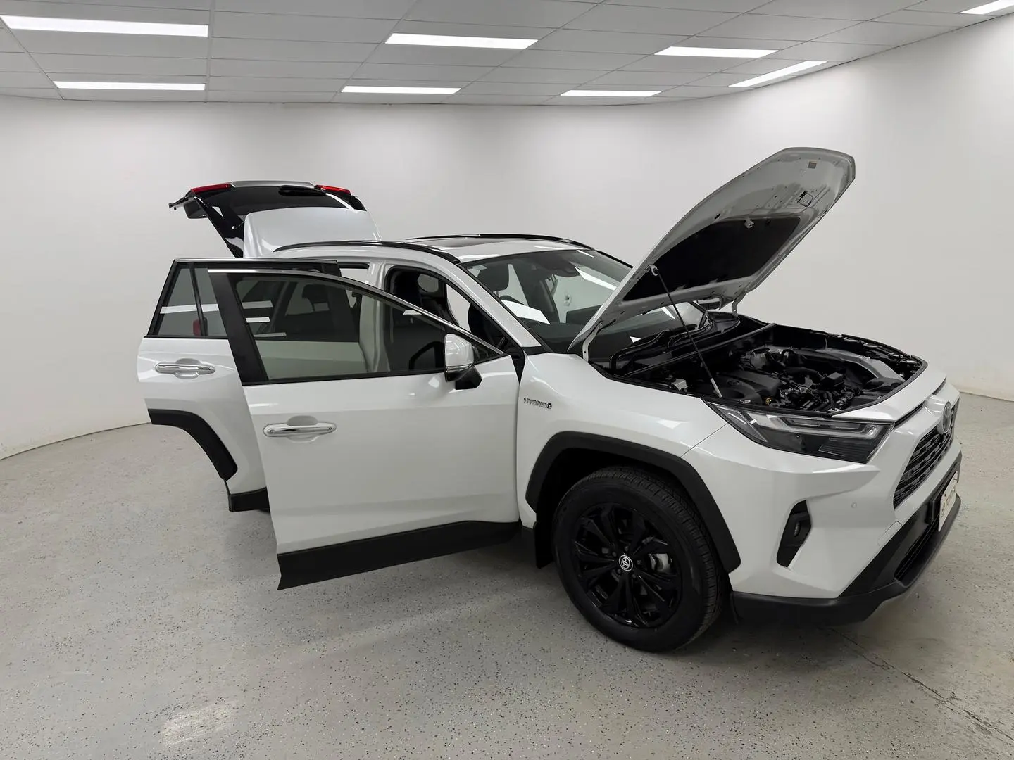 2023 Toyota RAV4 Gallery Image 9