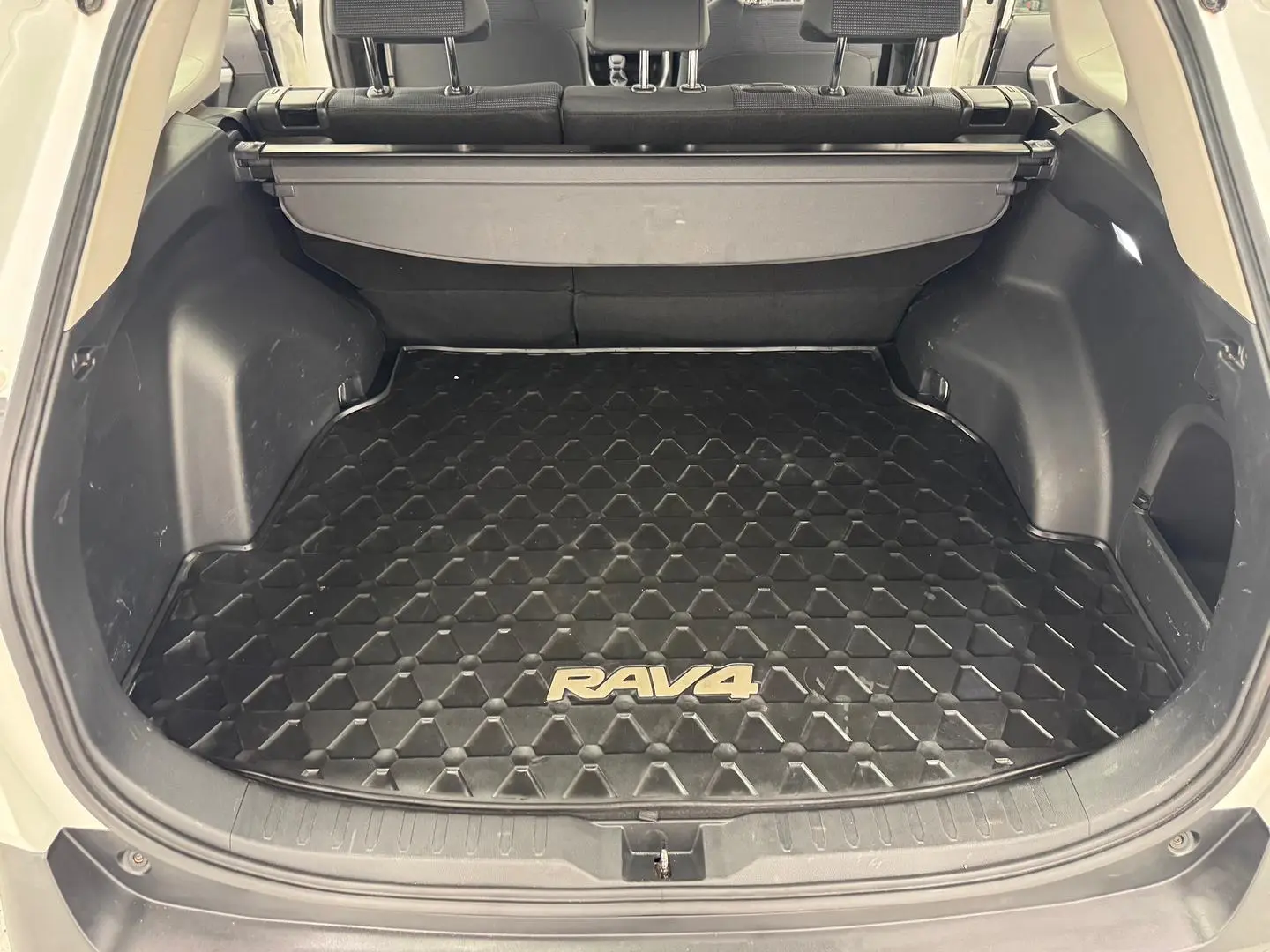 2022 Toyota RAV4 Gallery Image 26