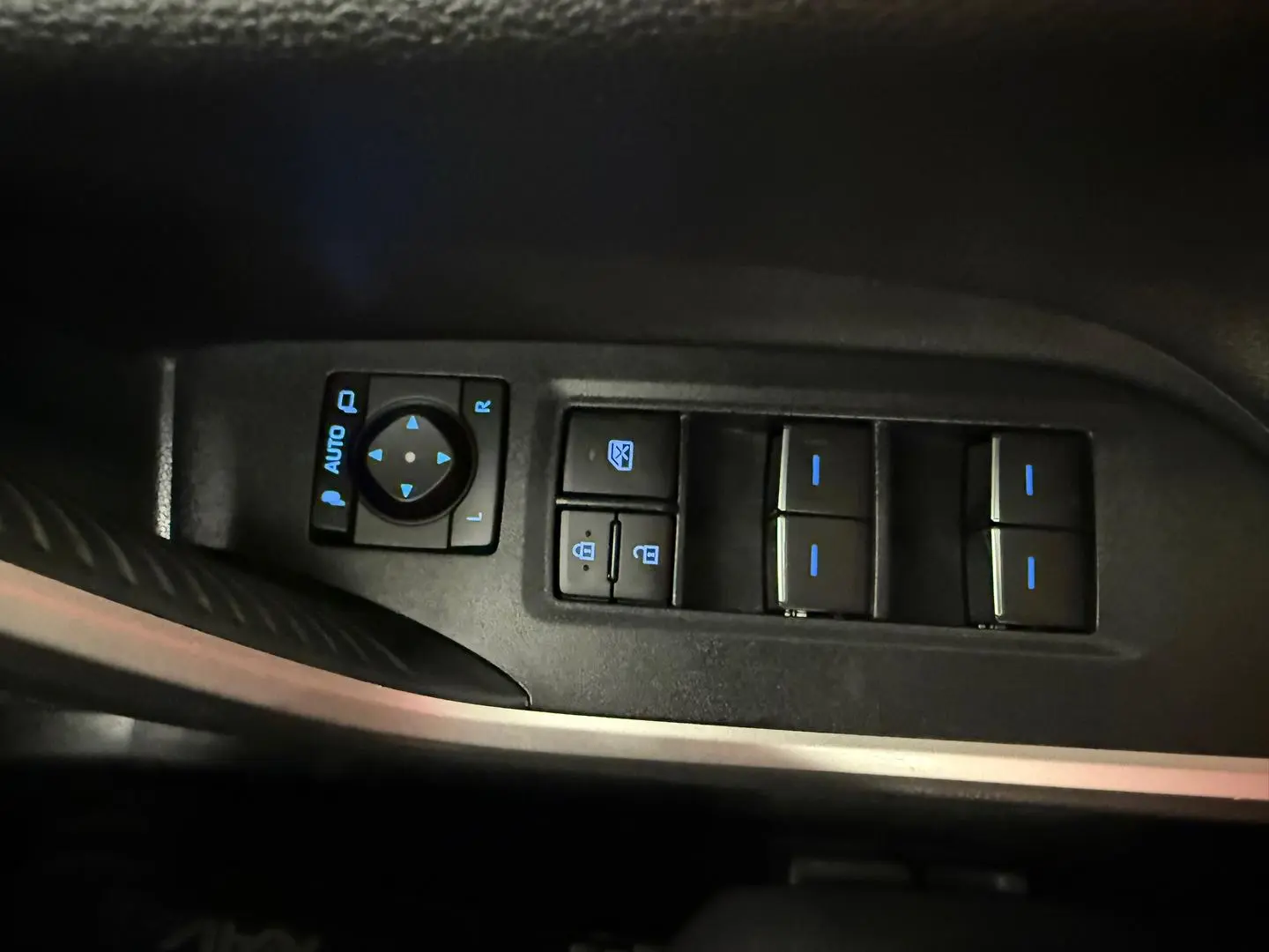 2022 Toyota RAV4 Gallery Image 33