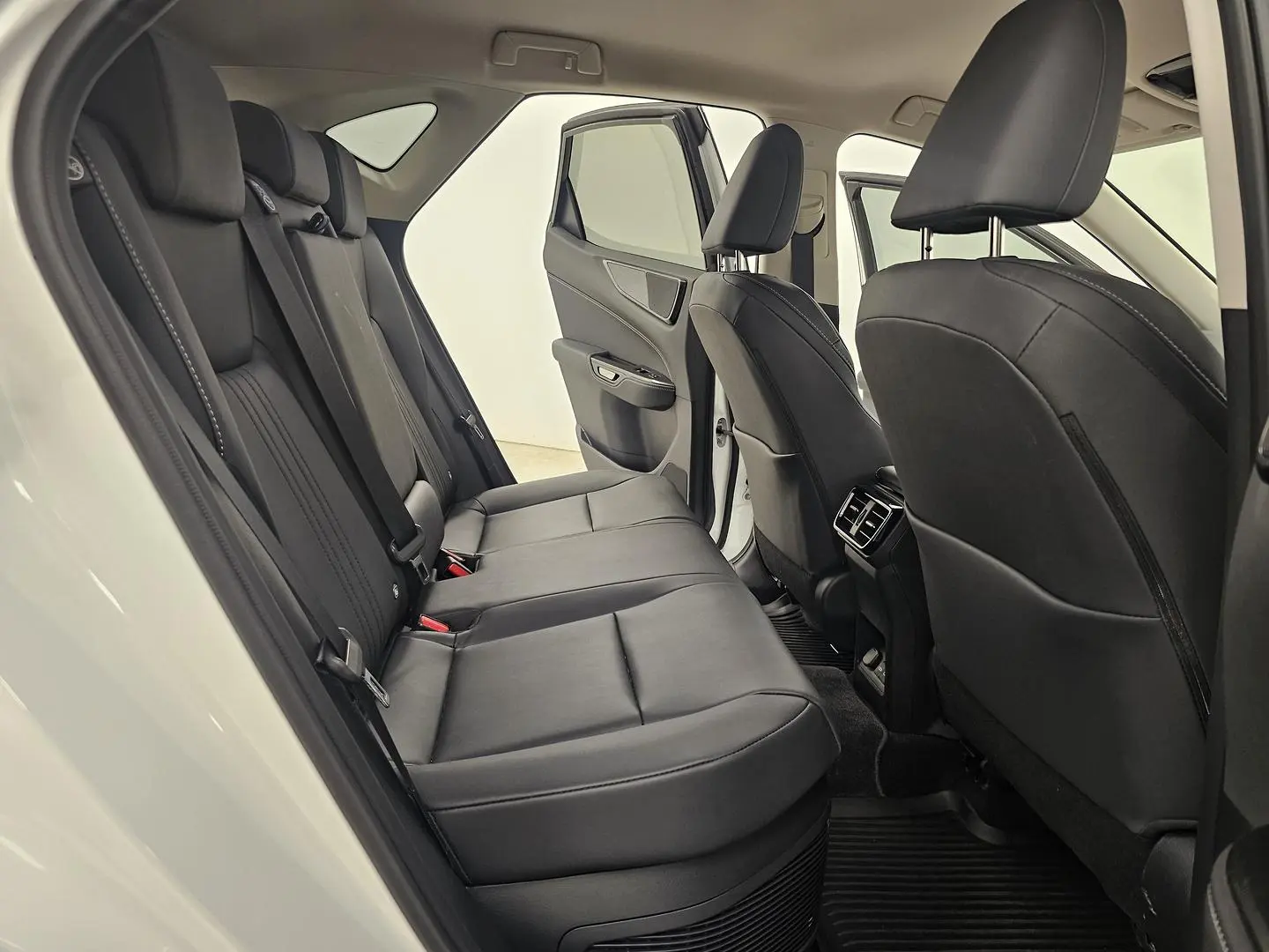 2025 Lexus NX Gallery Image 21