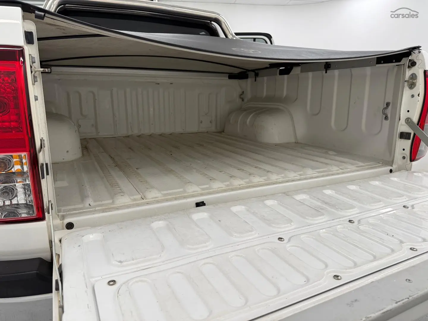 2017 Toyota Hilux Gallery Image 14