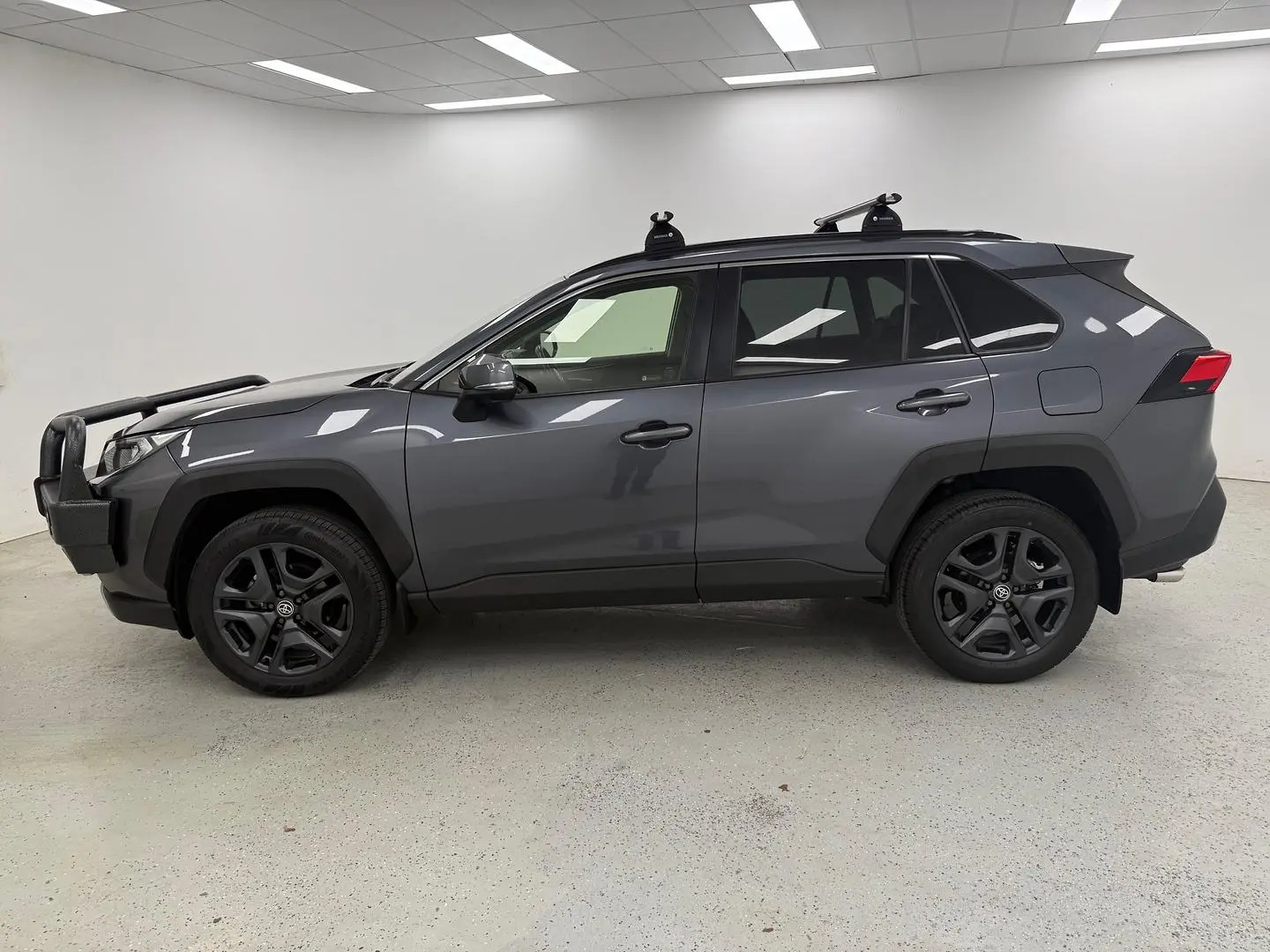 2022 Toyota RAV4 Gallery Image 6